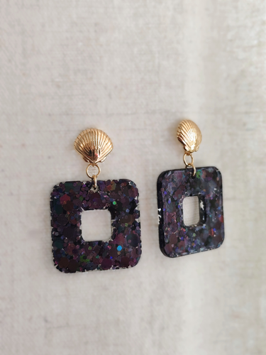 Resin Earrings Neliö Gold Shell Black Sequin hexagonal