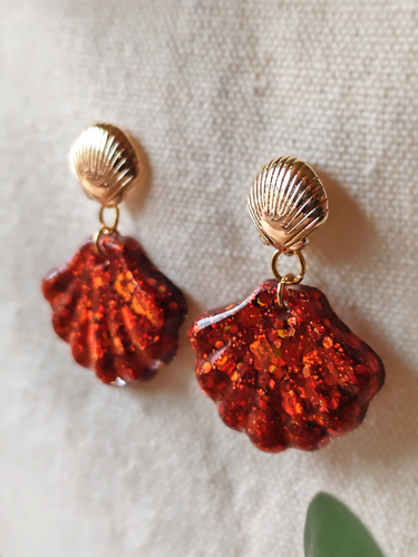 Resin Earrings Helmi Gold Shell Terracotta Sequin hexagonal